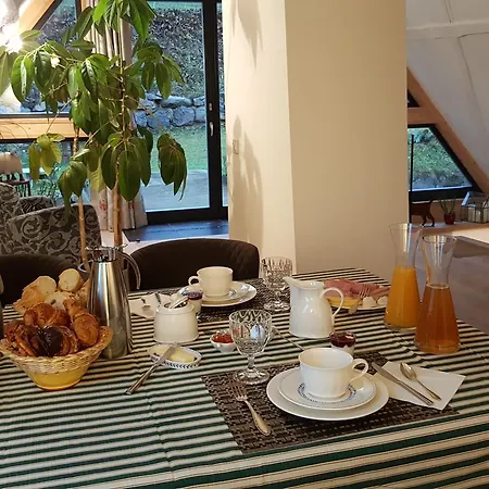 Le Rouge D'hotes De Charme En Alsace Frühstückspension Orbey