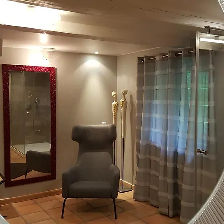 Le Rouge D'hotes De Charme En Alsace