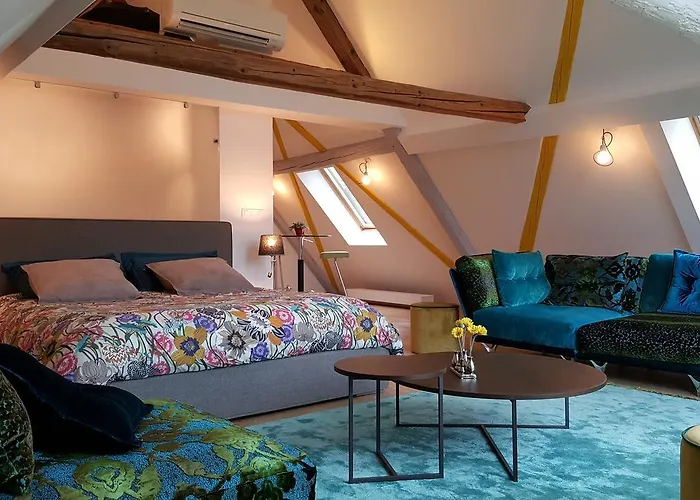 Le Rouge D'hotes De Charme En Alsace Bed & Breakfast