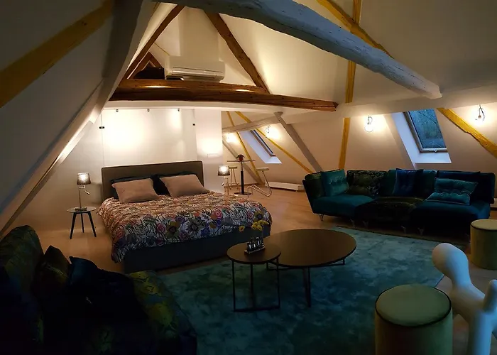 Le Rouge D'hotes De Charme En Alsace Bed & Breakfast